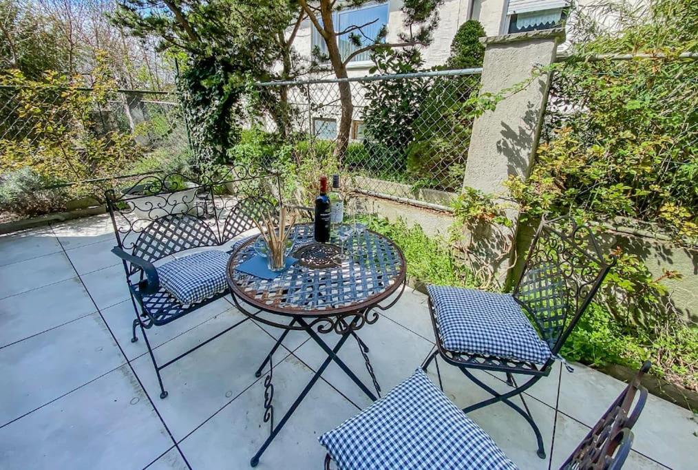 Stylisches Apartment Mit Terrasse In Der Altstadt Von Donauwoerth Exterior photo